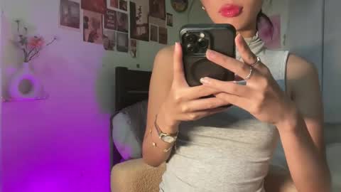 Angela online show from September 28, 1:05 pm