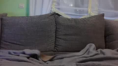 mi insta maddin 5011 online show from November 17, 10:54 am