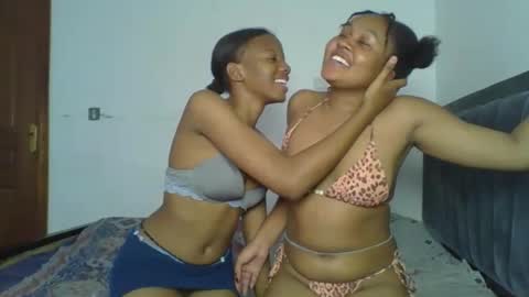 exotic_cutiee online show from May 5, 10:01 am