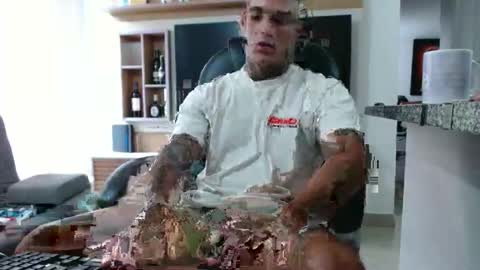 Snapshot of exotic_dude chatting on April 15, 9:15 pm camilo online show from April 15, 9:15 pm