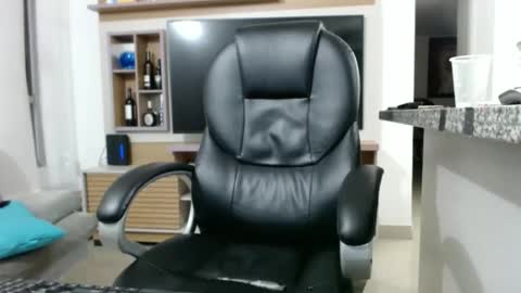 Snapshot of exotic_dude chatting on June 5, 6:52 am camilo online show from June 5, 6:52 am