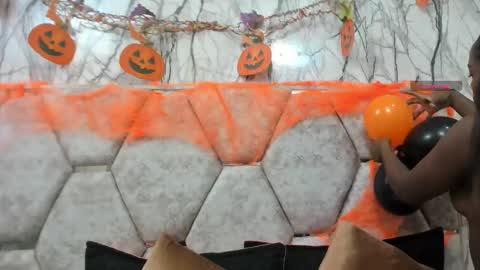 Alison online show from October 19, 7:03 pm