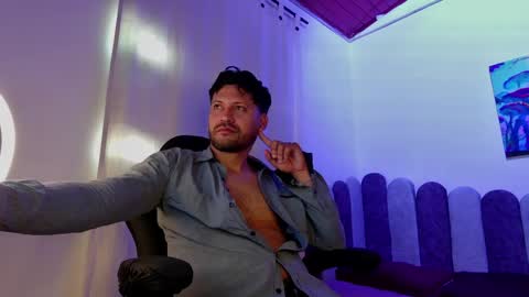 exotic_mann online show from April 24, 12:40 pm