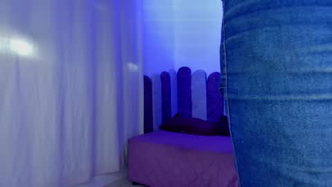 exotic_mann online show from April 25, 12:30 pm