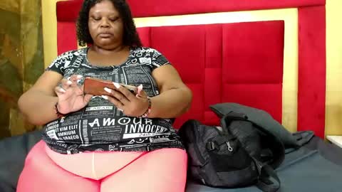 Snapshot of exoticbigmandx chatting on April 11, 2:32 pm Mandy online show from April 11, 2:32 pm
