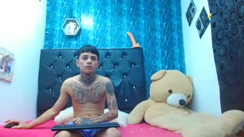 Snapshot of exotichot_couple chatting on March 5, 7:06 pm exotichot_couple online show from March 5, 7:06 pm