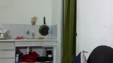 Snapshot of exotichugecock chatting on April 5, 4:26 pm Jan online show from April 5, 4:26 pm