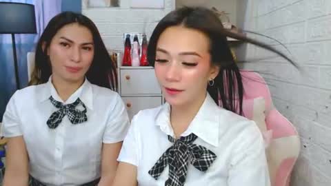 exotictssavie online show from July 18, 4:05 am