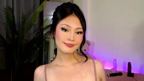 Snapshot of expensive_candyx chatting on December 14, 12:44 pm Candy online show from December 14, 12:44 pm