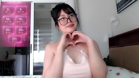 Snapshot of expensive_candyx chatting on April 12, 6:51 am Candy online show from April 12, 6:51 am