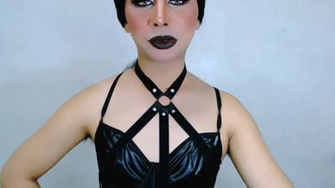 expensive_elise online show from May 6, 9:03 am