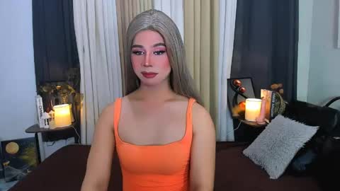 expensive_elise online show from May 9, 9:09 pm