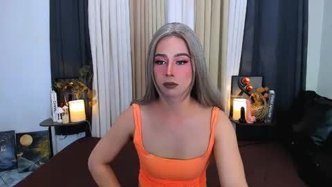 expensive_elise online show from May 11, 4:15 pm