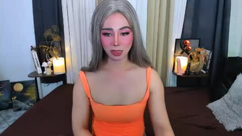 expensive_elise online show from May 14, 5:20 pm