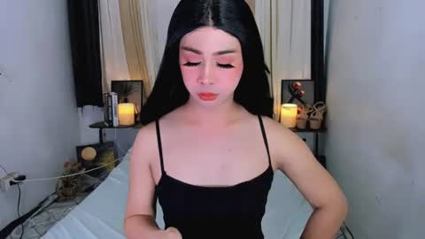 expensive_elise online show from June 10, 12:15 pm