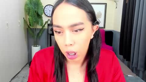 Suki online show from December 14, 5:29 pm