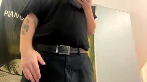 Snapshot of explosive_andyy chatting on October 27, 10:19 am Explosivee andyy online show from October 27, 10:19 am