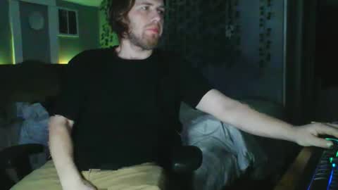 Snapshot of explosive_andyy chatting on February 20, 11:00 am Explosivee andyy online show from February 20, 11:00 am