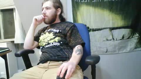 Snapshot of explosive_andyy chatting on April 12, 6:18 am Explosivee andyy online show from April 12, 6:18 am