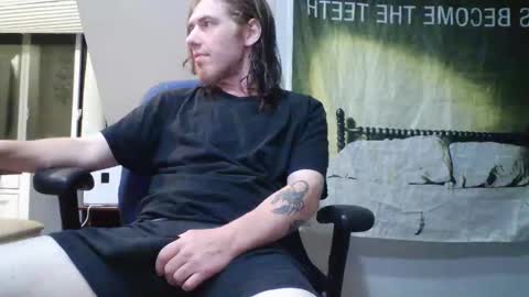 Snapshot of explosive_andyy chatting on April 23, 6:36 am Explosivee andyy online show from April 23, 6:36 am