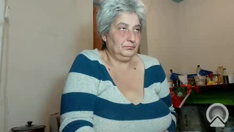 Snapshot of exquisitemature chatting on December 30, 12:22 am ExquisiteMature online show from December 30, 12:22 am