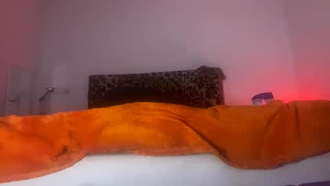 eyelyke2kream online show from December 31, 10:04 am