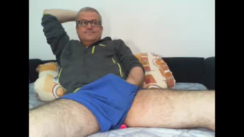 Snapshot of eyes12 chatting on April 10, 5:12 am GEORGE online show from April 10, 5:12 am