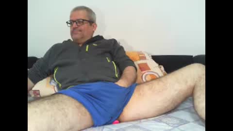 Snapshot of eyes12 chatting on April 16, 5:19 am GEORGE online show from April 16, 5:19 am