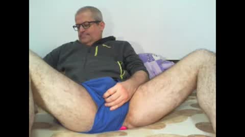 Snapshot of eyes12 chatting on April 27, 5:27 am GEORGE online show from April 27, 5:27 am