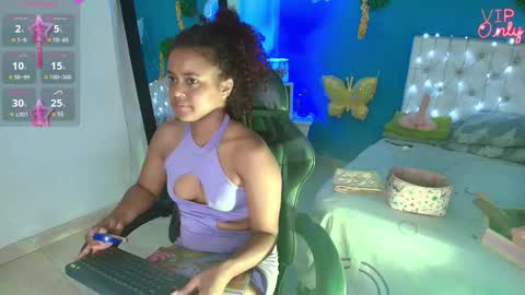 Snapshot of eylend_lisboa_ chatting on March 16, 1:15 pm eylend_lisboa_ online show from March 16, 1:15 pm