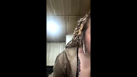 Aimee online show from March 19, 3:32 am