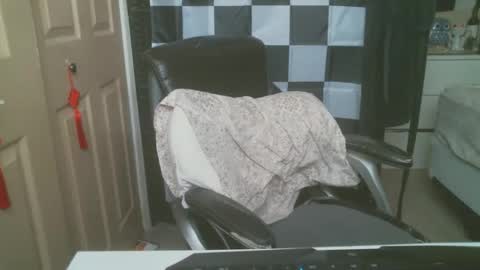 Snapshot of ezra_naamah chatting on March 6, 9:42 pm Ezra Naamah online show from March 6, 9:42 pm