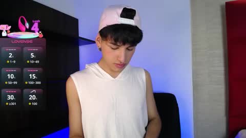 Snapshot of ezra_storm chatting on September 10, 5:29 am Juan online show from September 10, 5:29 am