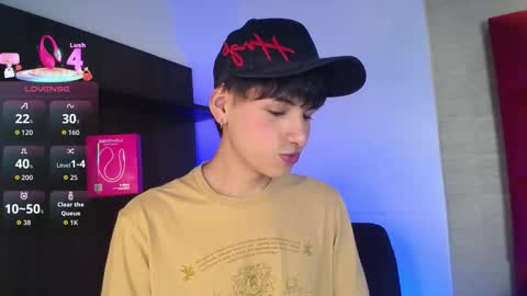 Snapshot of ezra_storm chatting on September 14, 4:55 am Juan online show from September 14, 4:55 am
