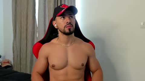 Ezzio Scolaro online show from October 4, 2:04 pm