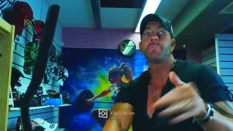 fabxxxl online show from February 25, 7:40 am