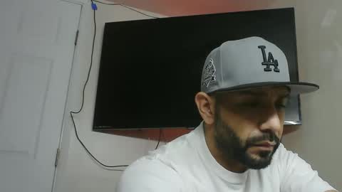 Snapshot of faded805 chatting on December 9, 6:12 am Mark online show from December 9, 6:12 am