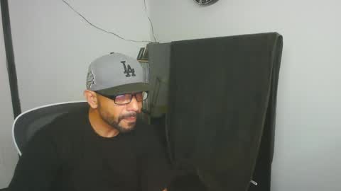 Snapshot of faded805 chatting on June 14, 8:38 am Mark online show from June 14, 8:38 am