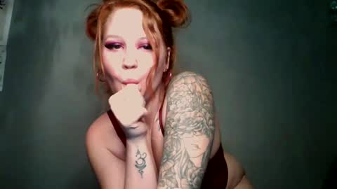 Snapshot of faelynn_rae chatting on October 8, 3:48 am FaeLynn Rae online show from October 8, 3:48 am