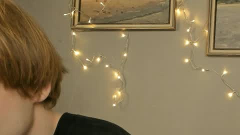 Snapshot of faeriehaze chatting on April 9, 9:09 pm Kai online show from April 9, 9:09 pm