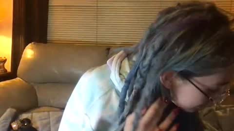 Fae online show from February 20, 11:42 am