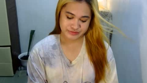 Snapshot of fairy_cuddle chatting on March 18, 9:51 pm call me shanaia online show from March 18, 9:51 pm