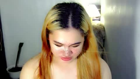 Snapshot of fairy_cuddle chatting on March 25, 12:33 pm call me shanaia online show from March 25, 12:33 pm