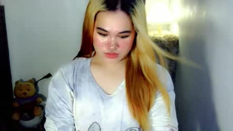 Snapshot of fairy_cuddle chatting on April 1, 12:11 am call me shanaia online show from April 1, 12:11 am