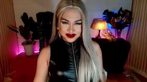 CLAUDIA VALVALERA online show from November 4, 8:24 am