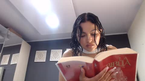 fairylatin online show from June 30, 6:31 pm