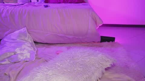 Sara  REMEMBER TO LEAVE A THUMB UP online show from March 19, 2:59 am