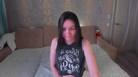 Snapshot of falcon_baby chatting on January 24, 9:06 am falcon baby online show from January 24, 9:06 am