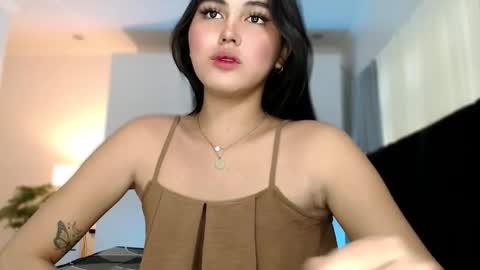 Snapshot of fallfromabove chatting on January 14, 3:23 am Belly Conklin online show from January 14, 3:23 am