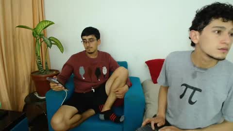 Snapshot of fallgays chatting on May 3, 3:23 am FallGays online show from May 3, 3:23 am